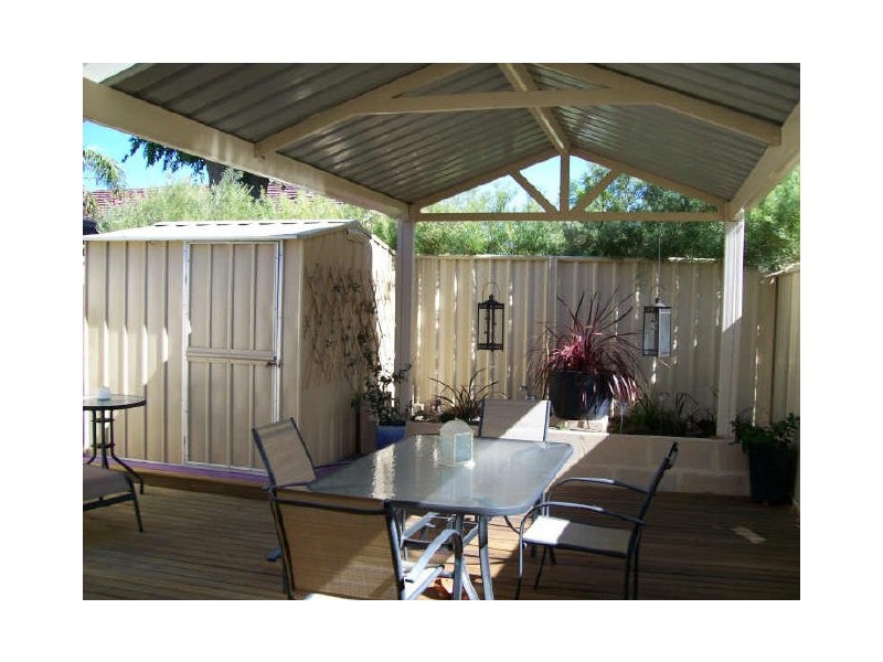 2/2 Lear Place, Coolbellup WA 6163