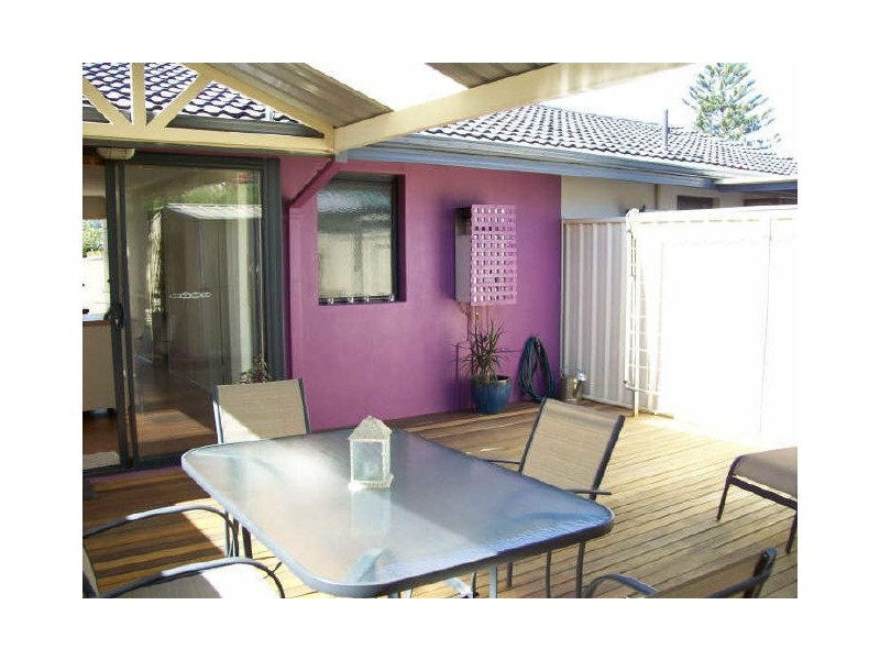 2/2 Lear Place, Coolbellup WA 6163