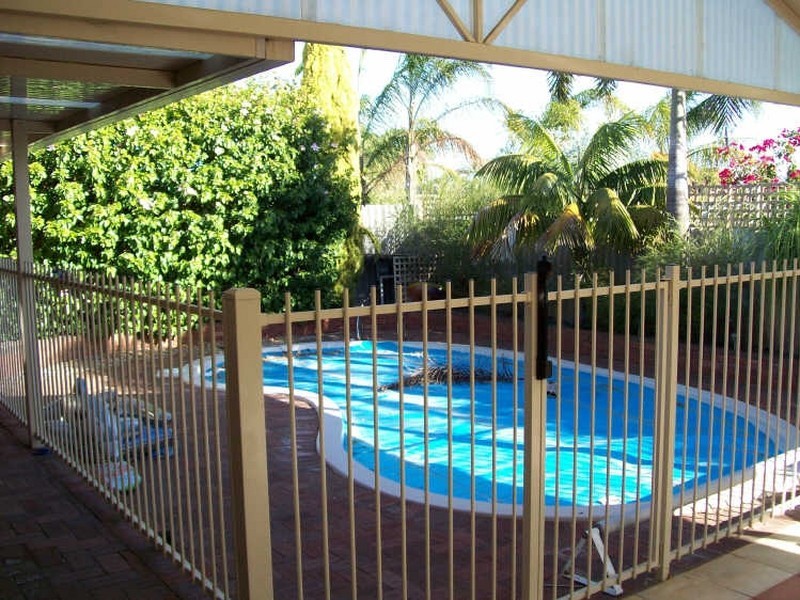8 Bondini Way, Bibra Lake WA 6163