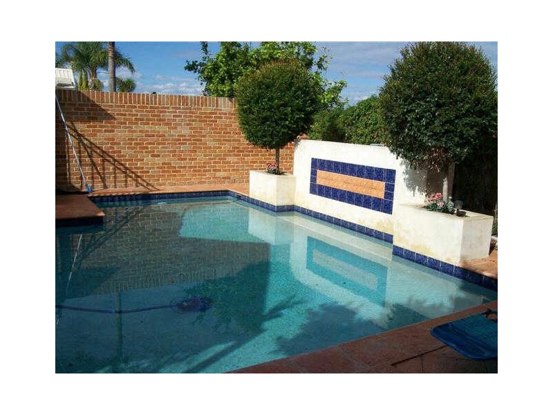 6 Yeldon Tor, Winthrop WA 6150