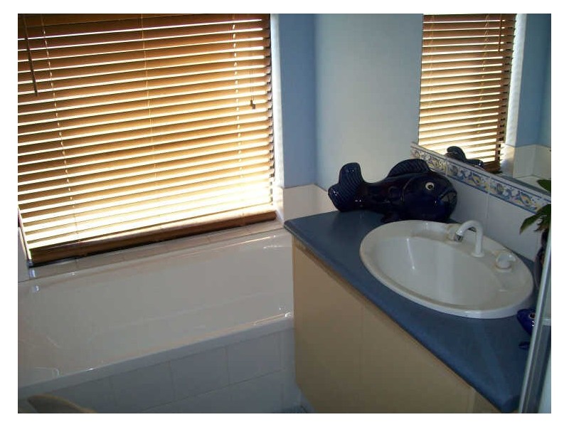 42 Amherst Road, Canning Vale WA 6155