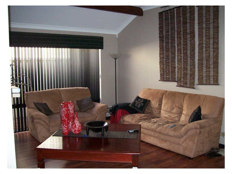 42 Amherst Road, Canning Vale WA 6155