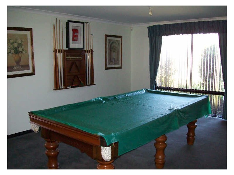 42 Amherst Road, Canning Vale WA 6155