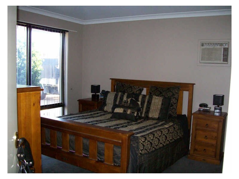 42 Amherst Road, Canning Vale WA 6155