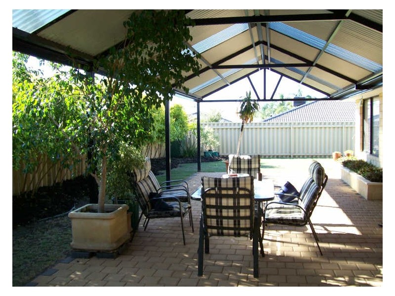 42 Amherst Road, Canning Vale WA 6155