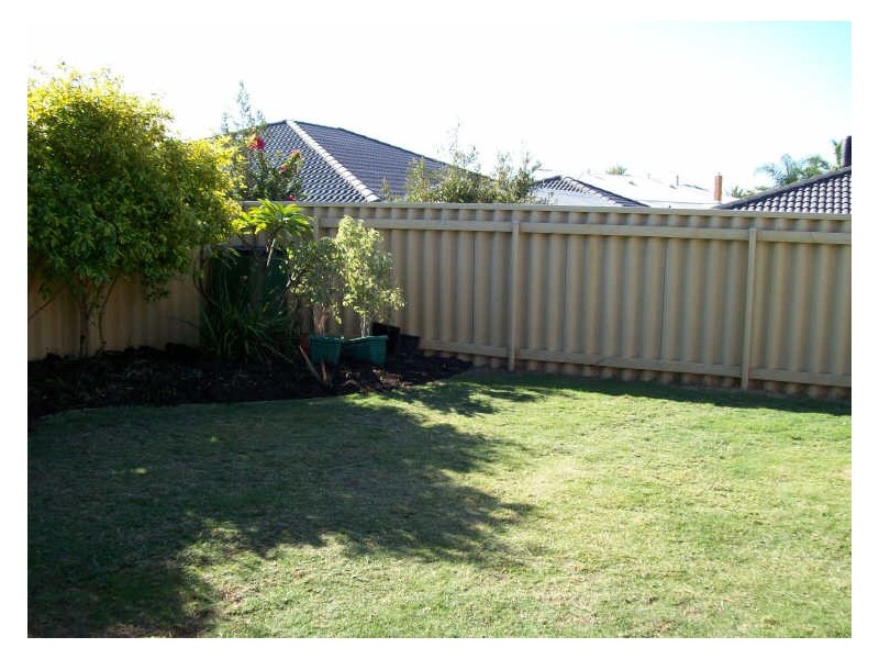 42 Amherst Road, Canning Vale WA 6155