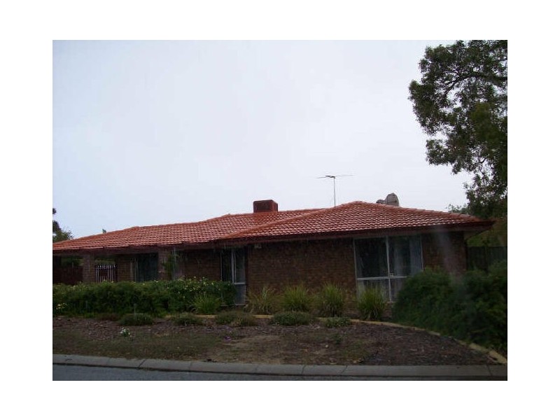 1 Chestnut Place, South Lake WA 6164