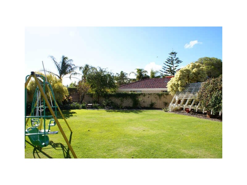 5 Radden Green, Winthrop WA 6150