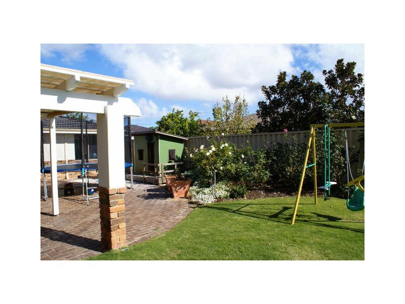 5 Radden Green, Winthrop WA 6150