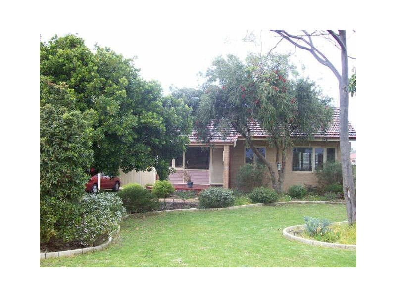 33 Williams Road, Coolbellup WA 6163