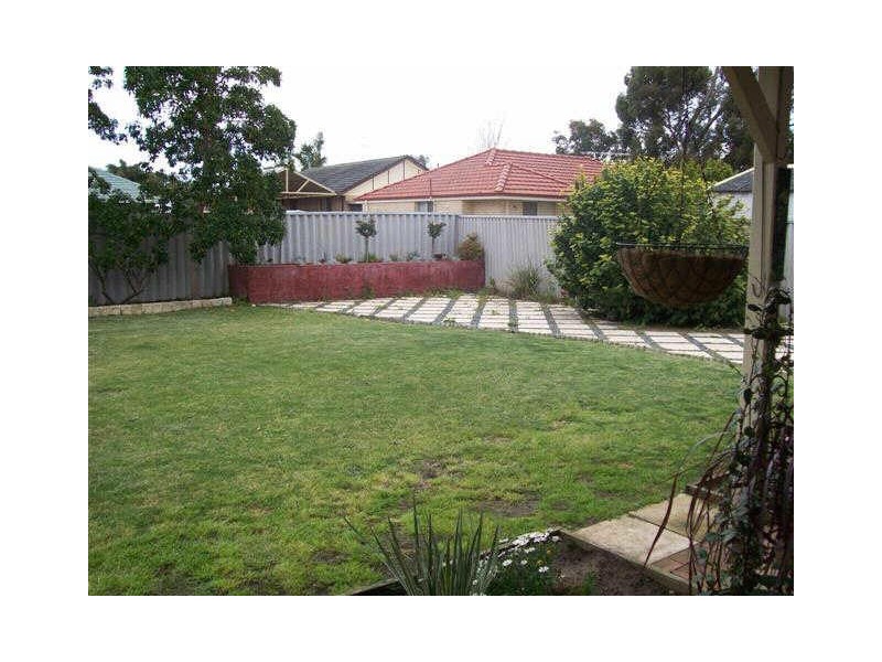 33 Williams Road, Coolbellup WA 6163