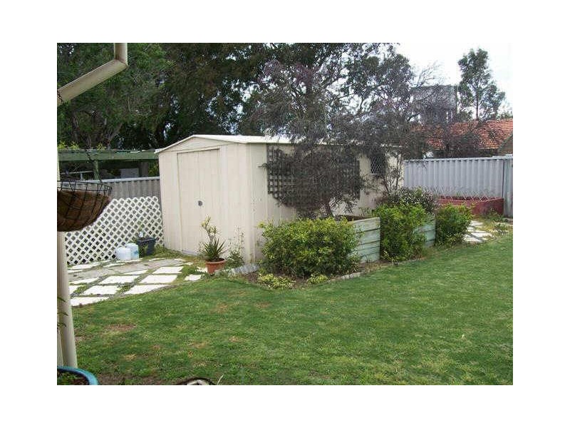 33 Williams Road, Coolbellup WA 6163