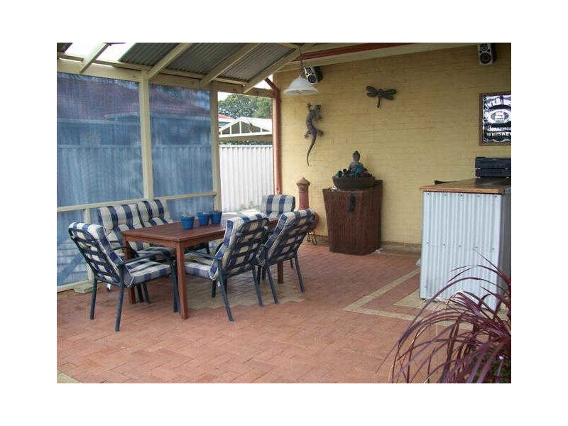 33 Williams Road, Coolbellup WA 6163