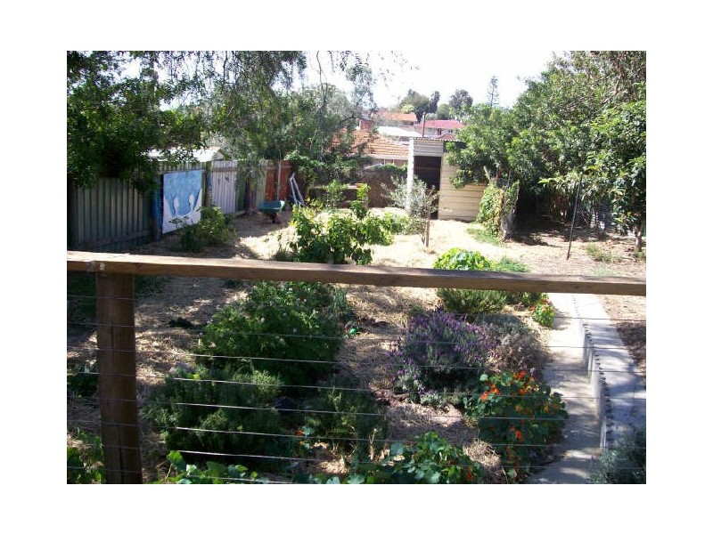 2 Dion Place, Coolbellup WA 6163