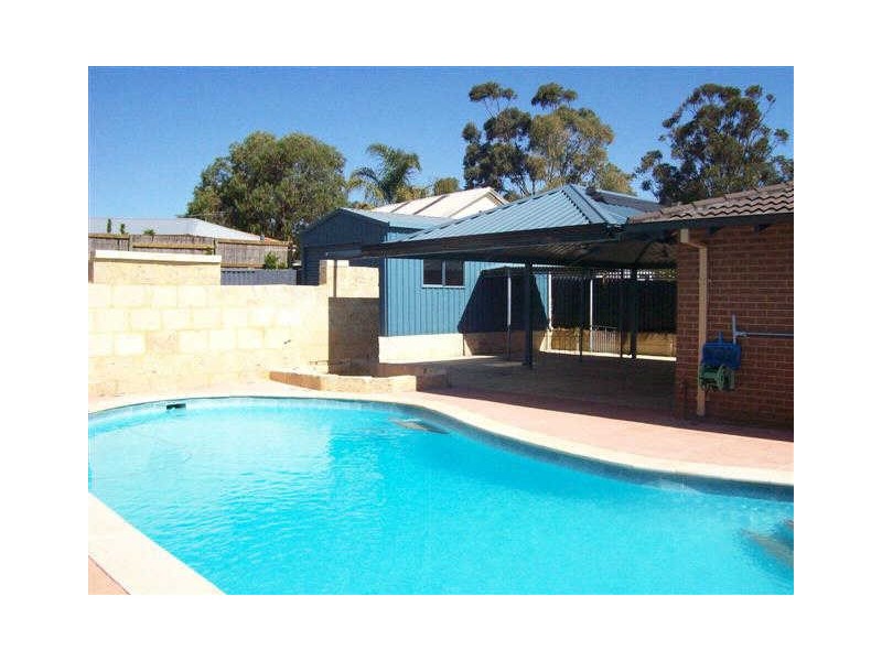 2 Pausin Crescent, Bibra Lake WA 6163