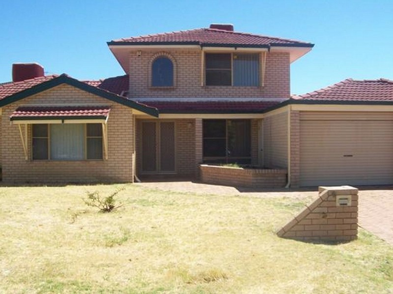 4 Colebatch Hill, Kardinya WA 6163