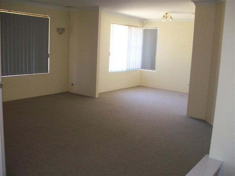 4 Colebatch Hill, Kardinya WA 6163
