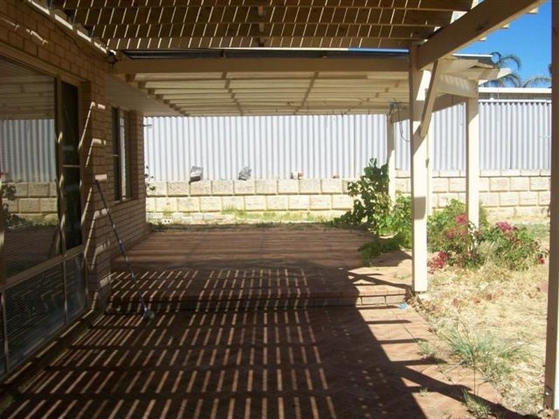 4 Colebatch Hill, Kardinya WA 6163