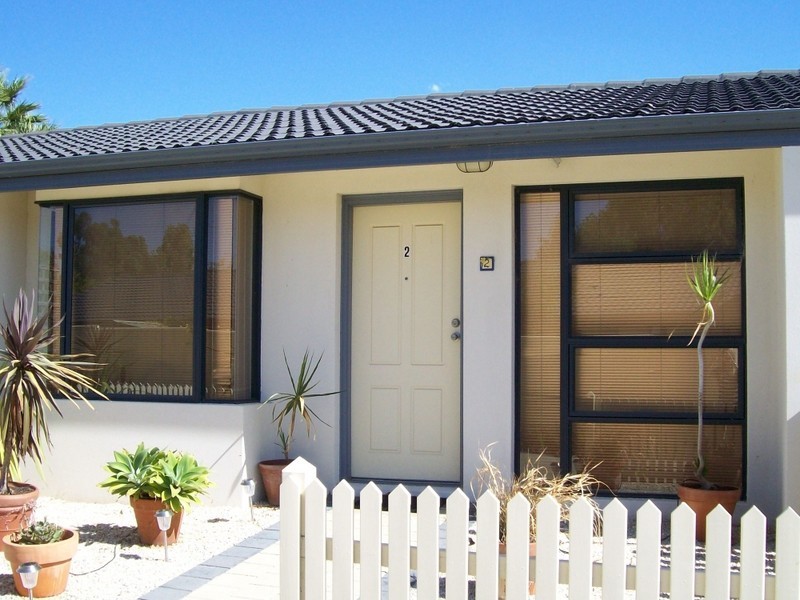 2/2 Lear Place, Coolbellup WA 6163