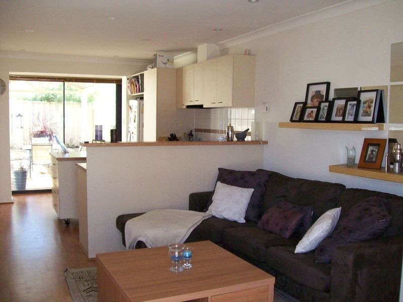 2/2 Lear Place, Coolbellup WA 6163