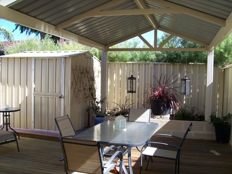 2/2 Lear Place, Coolbellup WA 6163