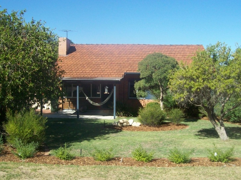 16 Leece Street, Coolbellup WA 6163