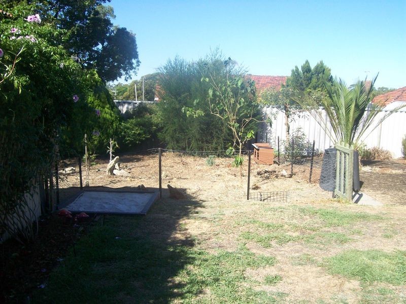 16 Leece Street, Coolbellup WA 6163