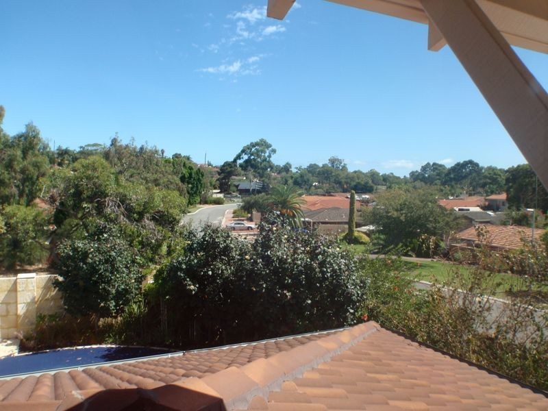 21 Amethyst Way, Carine WA 6020