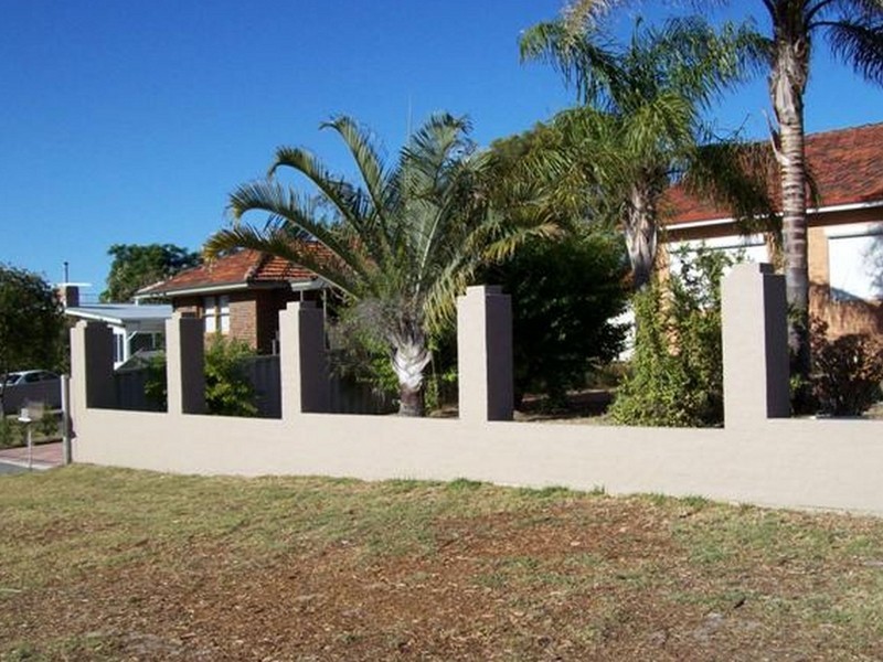 5 Regan Street, Coolbellup WA 6163