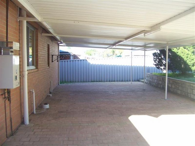5 Regan Street, Coolbellup WA 6163