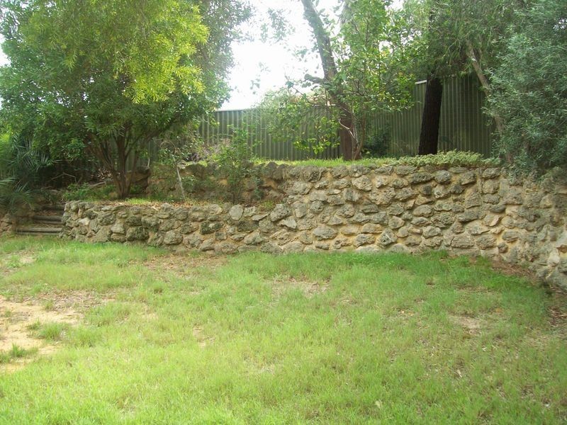 16 Barclay Road, Kardinya WA 6163