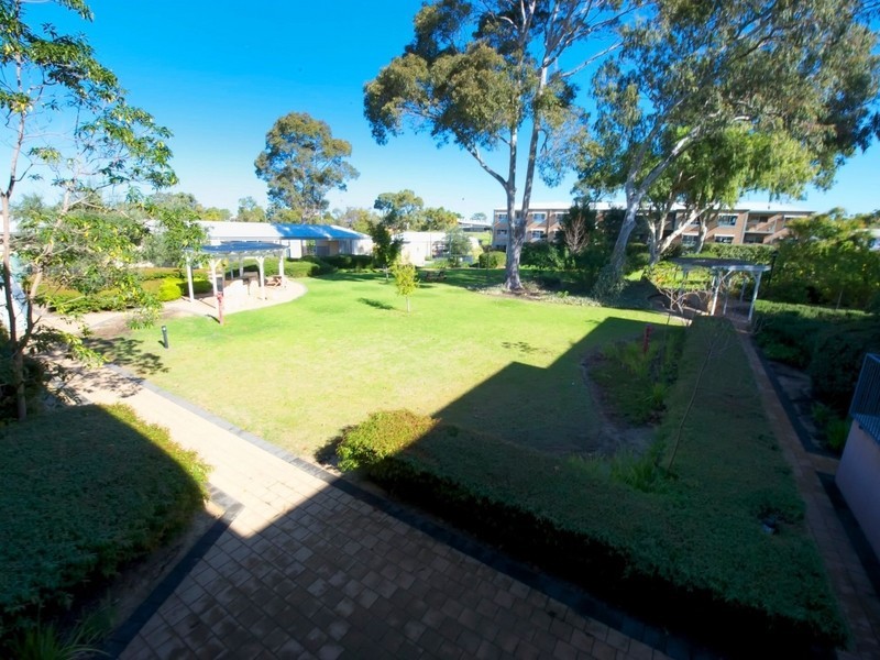 9/15 Friar John Way, Coolbellup WA 6163