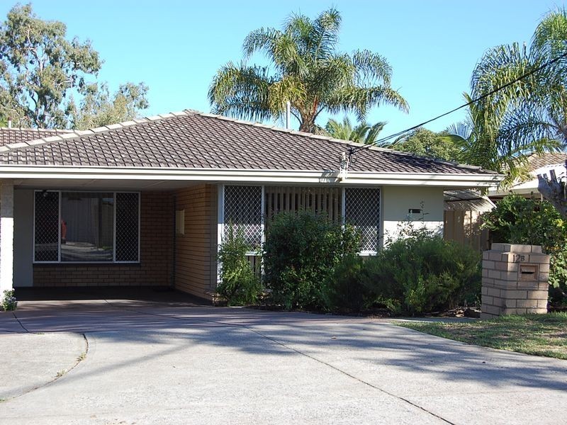 12B Ochilltree Way, Kardinya WA 6163