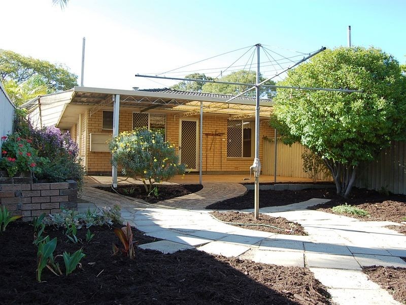 12B Ochilltree Way, Kardinya WA 6163