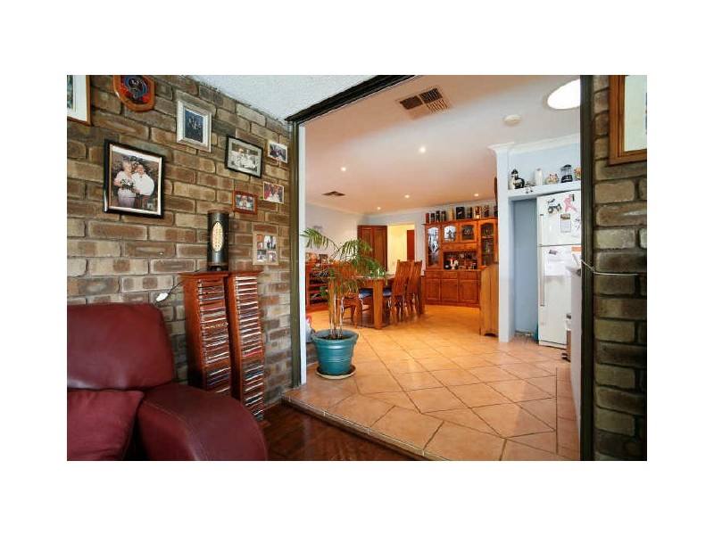 9 Marlene Way, Bibra Lake WA 6163