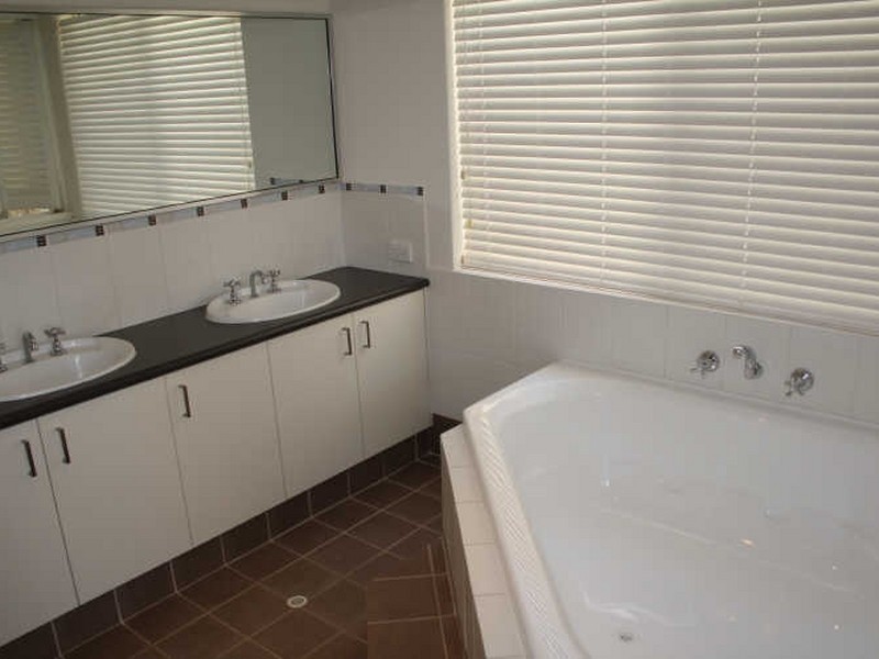 17 Tindal Avenue, Yangebup WA 6164