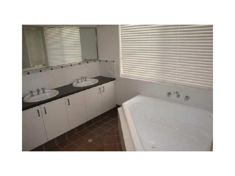 17 Tindal Avenue, Yangebup WA 6164