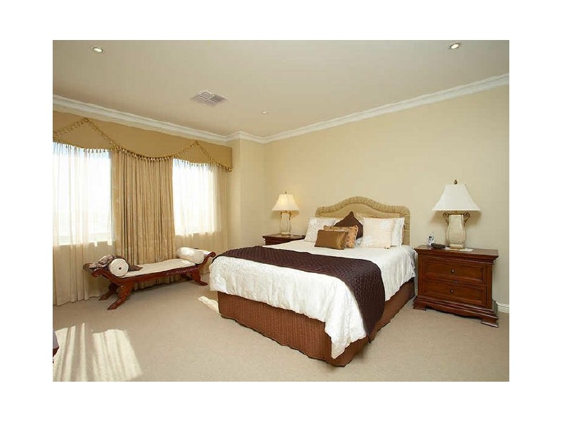 13 Bundegi Grove, Yangebup WA 6164