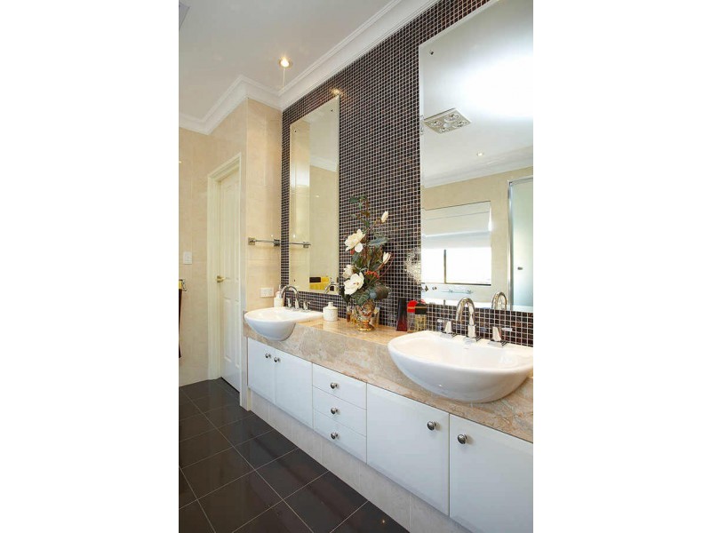 13 Bundegi Grove, Yangebup WA 6164