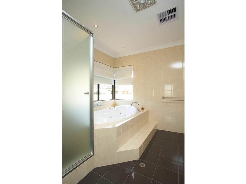 13 Bundegi Grove, Yangebup WA 6164