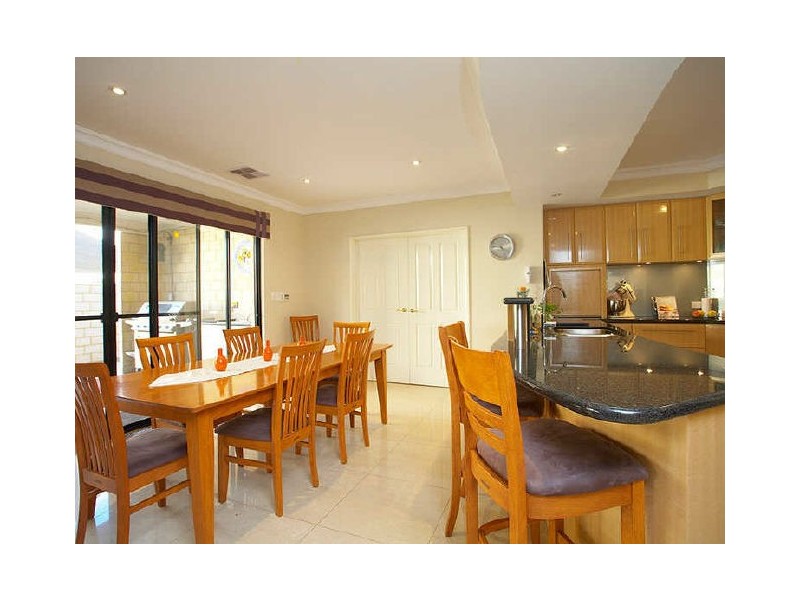 13 Bundegi Grove, Yangebup WA 6164