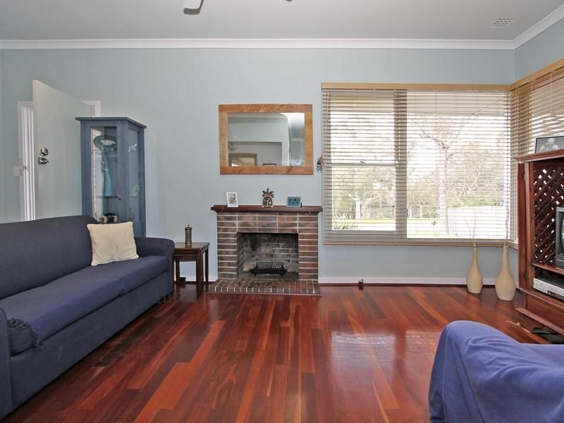 27 Ferdinand Crescent, Coolbellup WA 6163