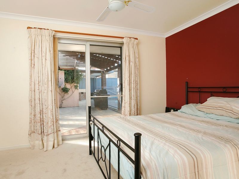 11 Loris Way, Kardinya WA 6163