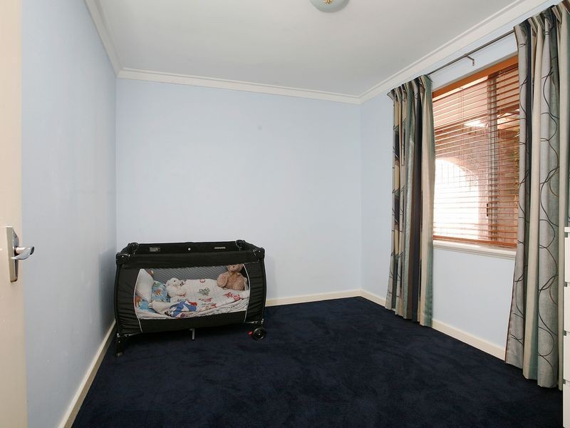 11 Loris Way, Kardinya WA 6163