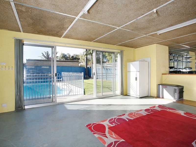 11 Loris Way, Kardinya WA 6163