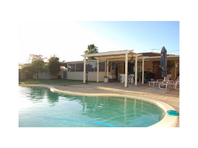 11 Alpin Court, Coolbellup WA 6163