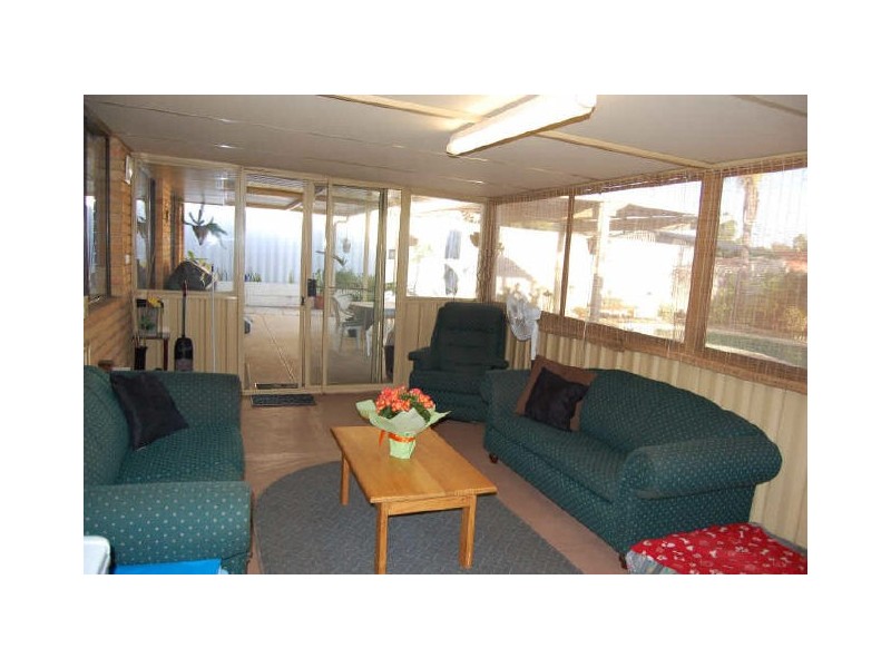 11 Alpin Court, Coolbellup WA 6163