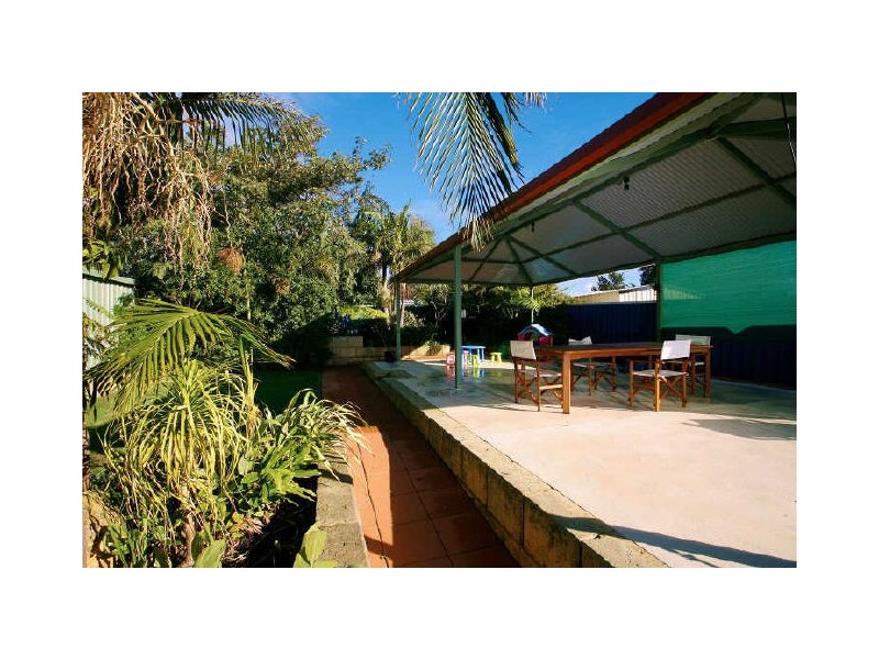 19 Hawkes Street, Coolbellup WA 6163
