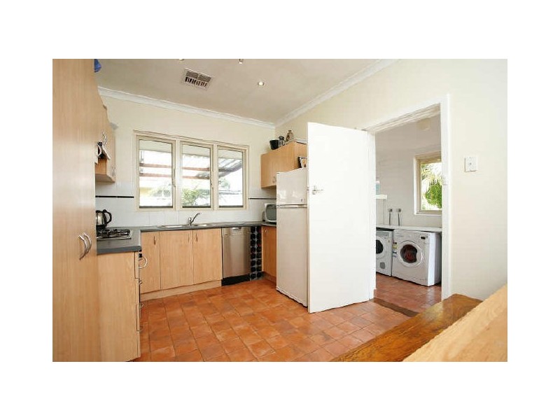19 Hawkes Street, Coolbellup WA 6163