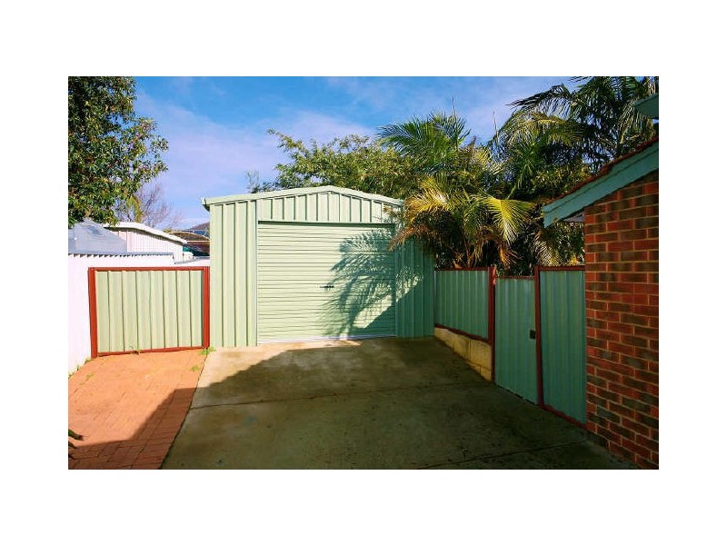 19 Hawkes Street, Coolbellup WA 6163